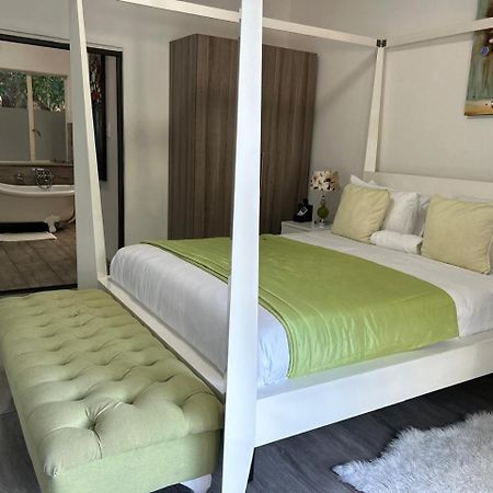 Calla Lily Guesthouse Mbombela Bagian luar foto