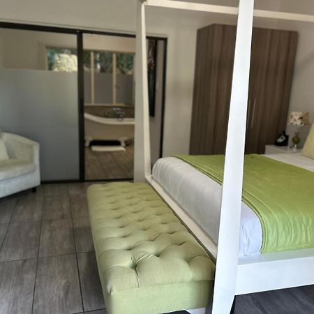 Calla Lily Guesthouse Mbombela Bagian luar foto