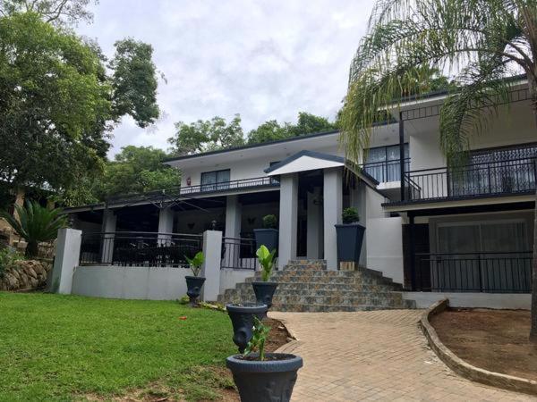 Calla Lily Guesthouse Mbombela Bagian luar foto