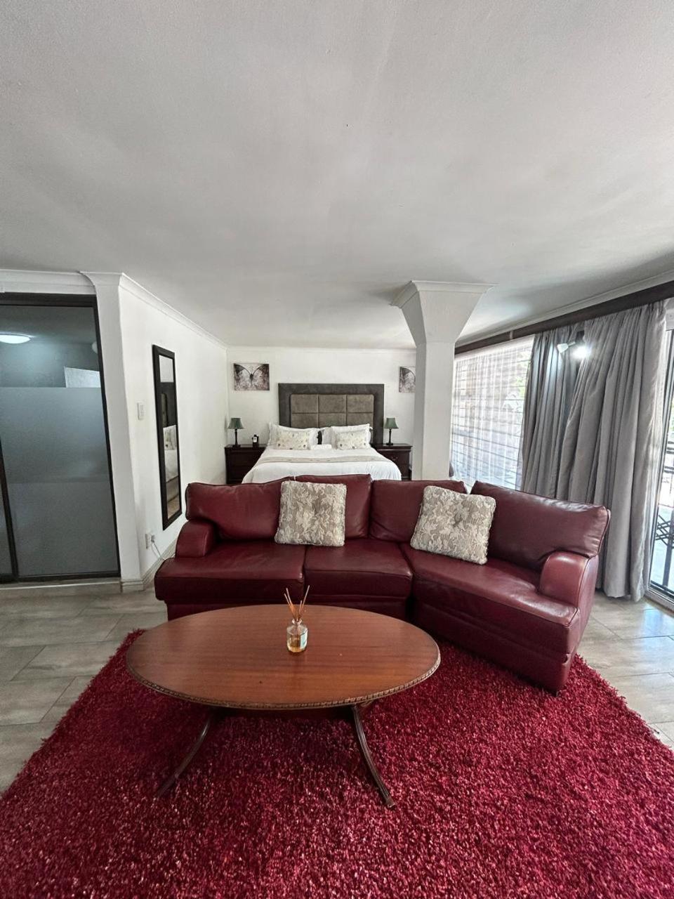 Calla Lily Guesthouse Mbombela Bagian luar foto