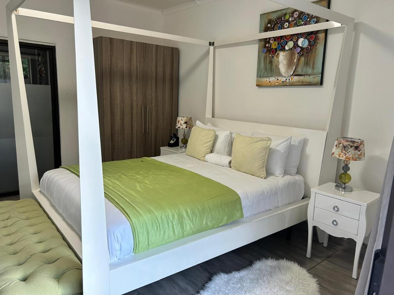 Calla Lily Guesthouse Mbombela Bagian luar foto