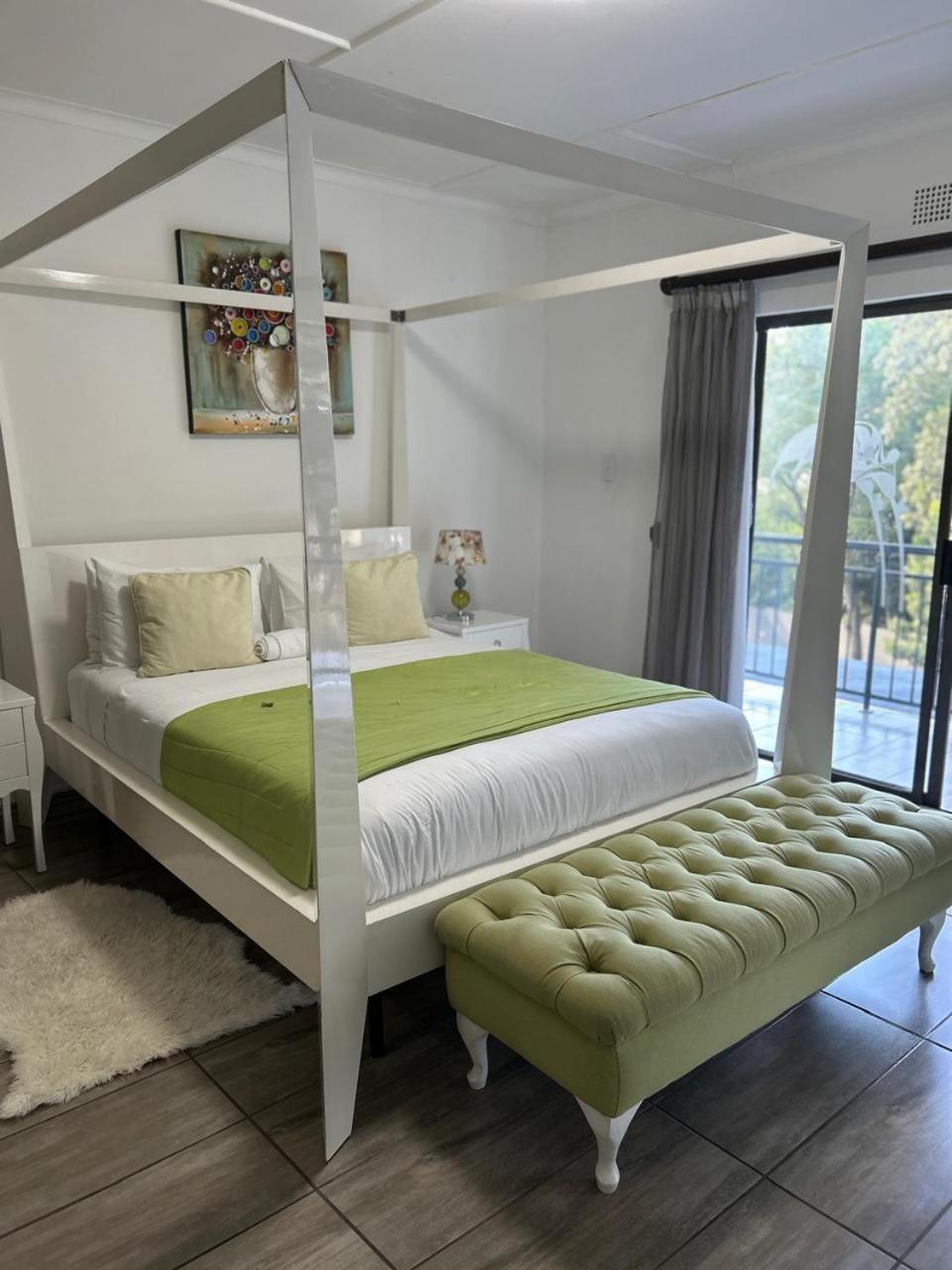 Calla Lily Guesthouse Mbombela Bagian luar foto