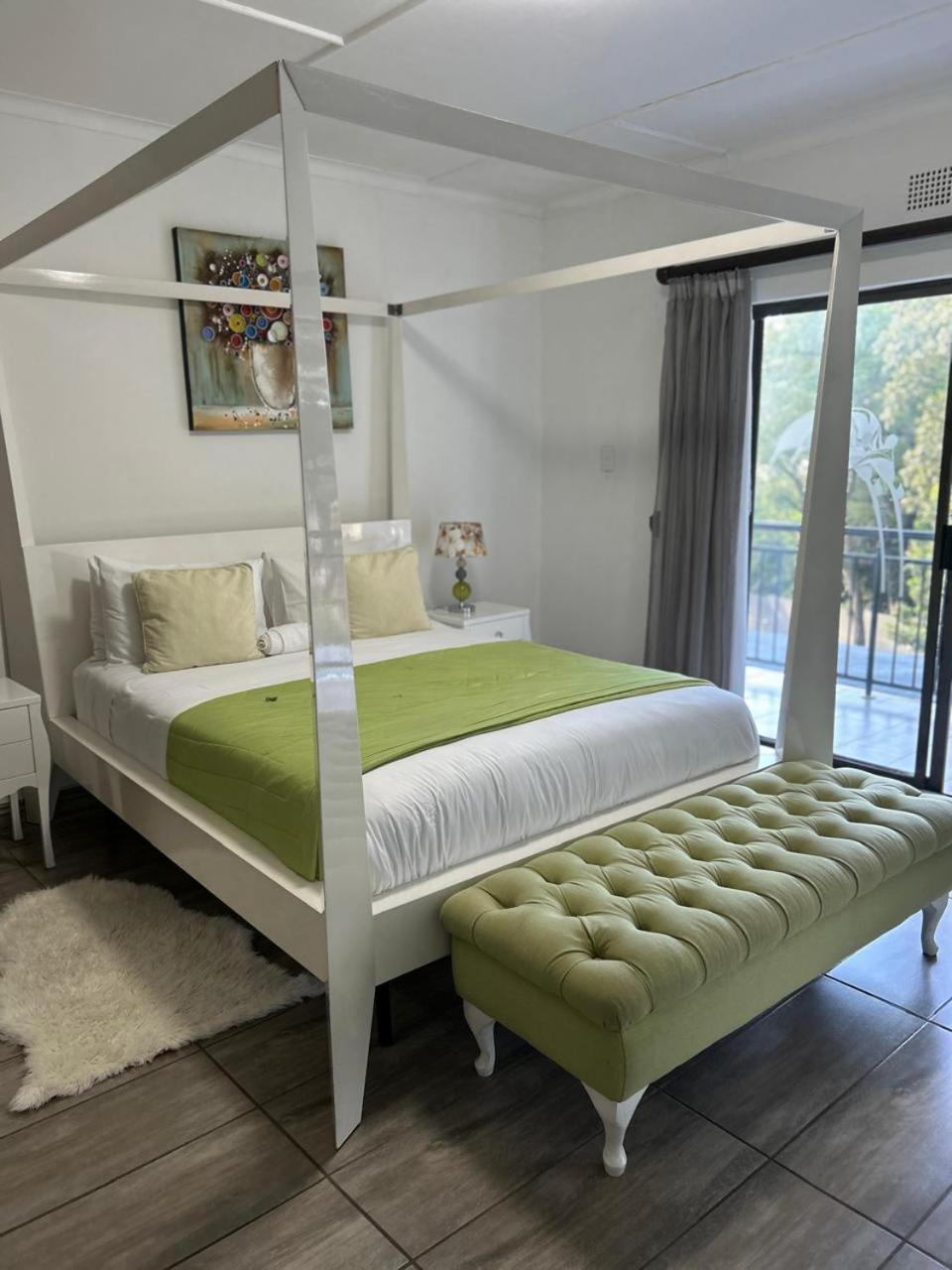 Calla Lily Guesthouse Mbombela Bagian luar foto