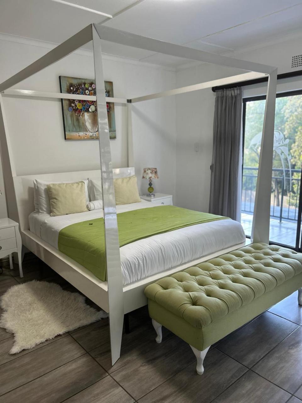 Calla Lily Guesthouse Mbombela Bagian luar foto