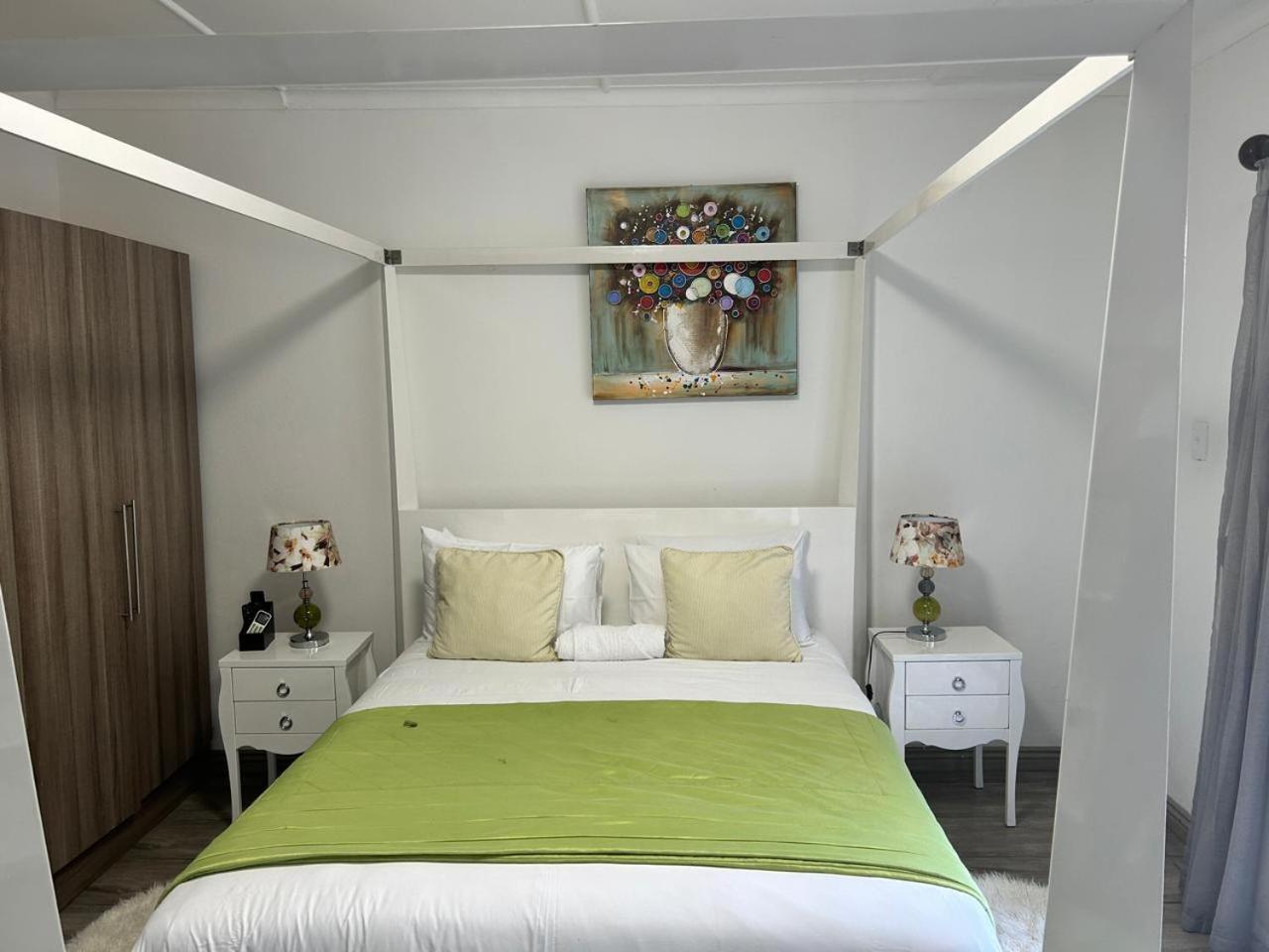 Calla Lily Guesthouse Mbombela Bagian luar foto