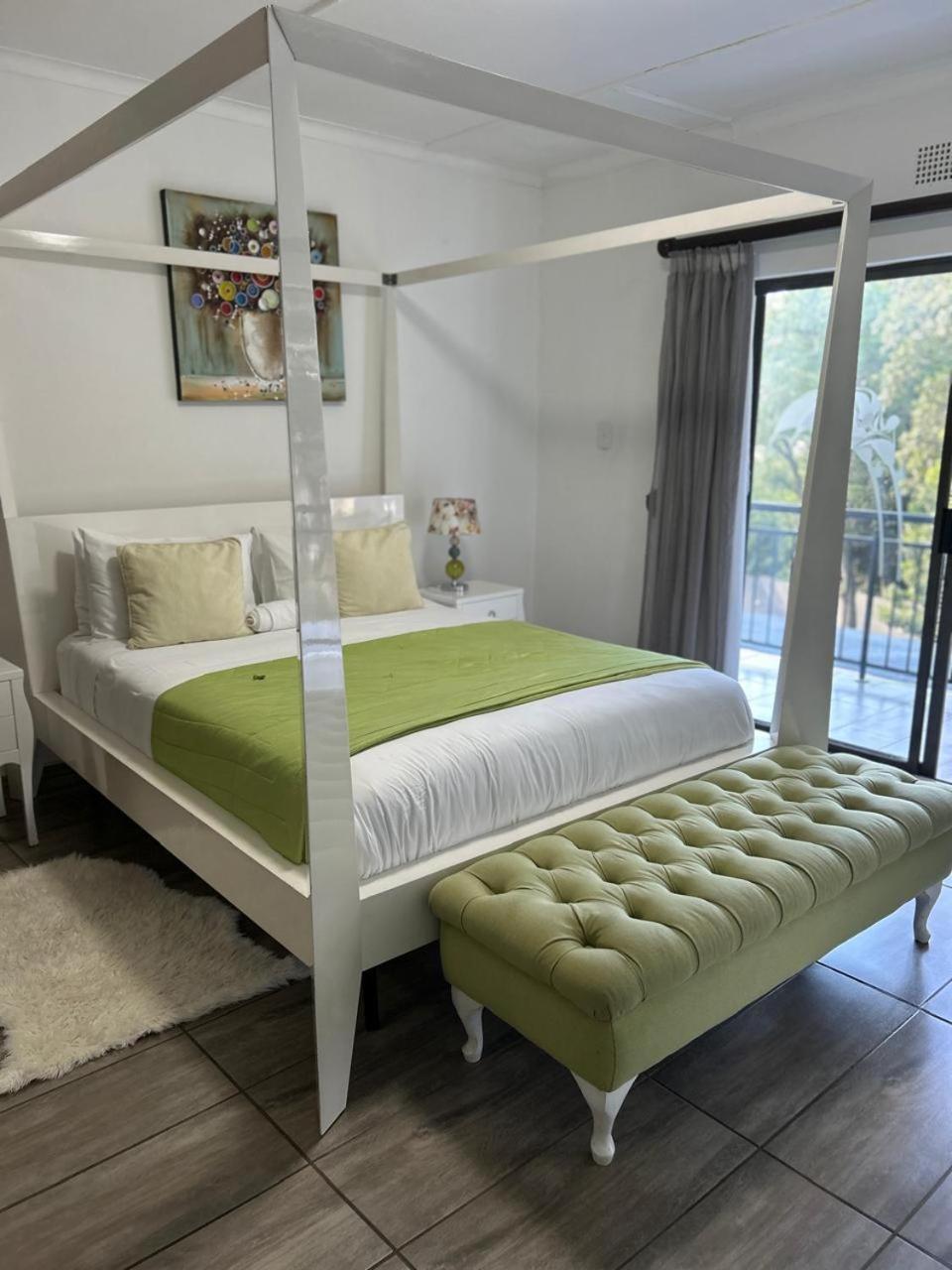 Calla Lily Guesthouse Mbombela Bagian luar foto