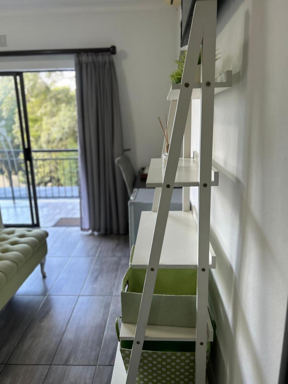 Calla Lily Guesthouse Mbombela Bagian luar foto